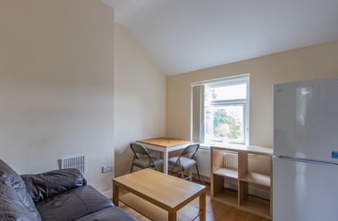 Colum Road, Cathays, Cardiff - Image 2